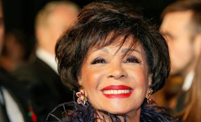 Dame Shirley Bassey signs to Decca Records