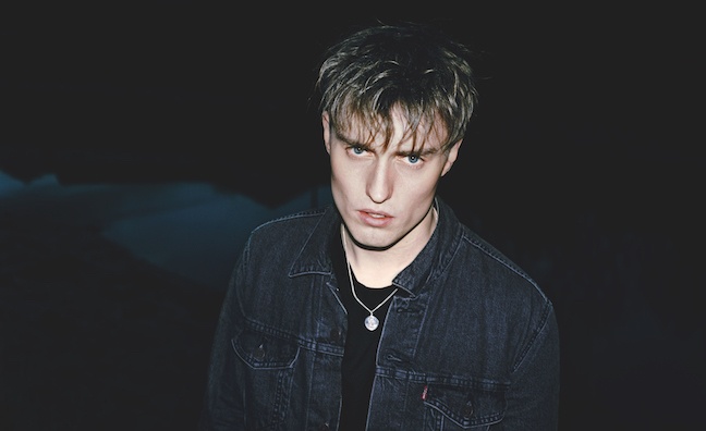 Sam Fender shoots up Music Moves Europe Talent chart with Saturday