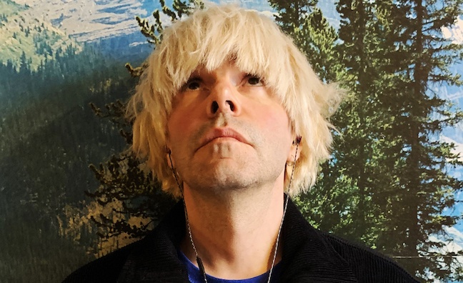 Tim Burgess supports grassroots music venues with launch of Twitter Listening Party earphones